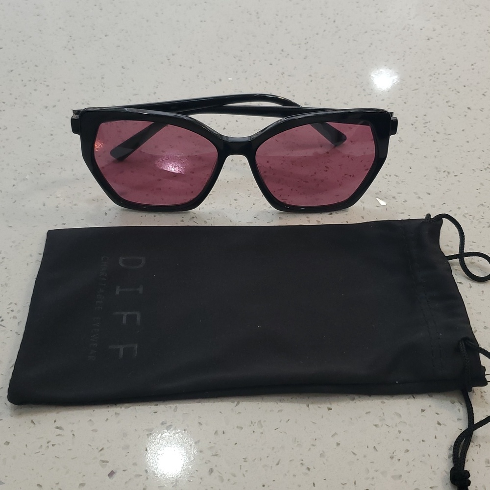 Diff Eyewear Black Sunglasses with Rose Lenses
